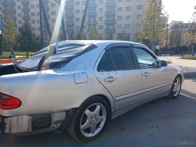 Mercedes E 240 2001, 284,000 km - 2.4 л - Bakı