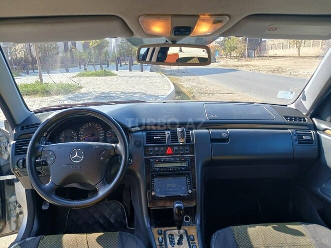 Mercedes E 240 2001, 284,000 km - 2.4 л - Bakı