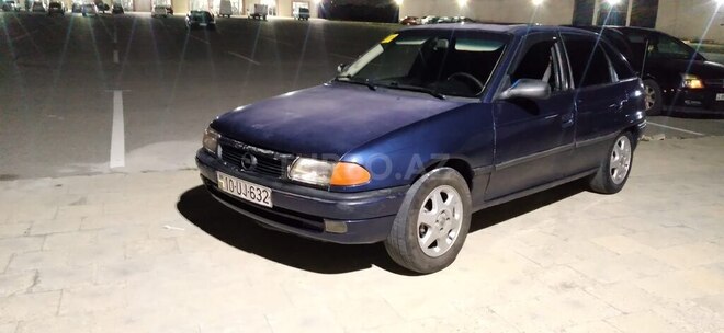 Opel Astra 1995, 250,000 km - 1.4 l - Bakı