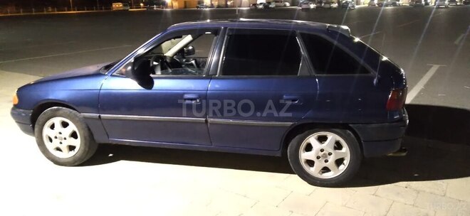 Opel Astra 1995, 250,000 km - 1.4 l - Bakı