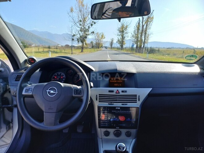 Opel Astra 2009, 222,000 km - 1.4 l - Qax