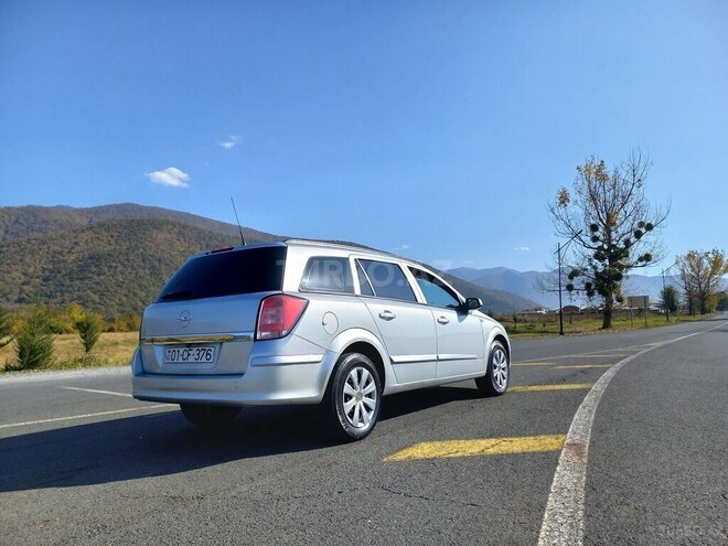 Opel Astra 2009, 222,000 km - 1.4 l - Qax