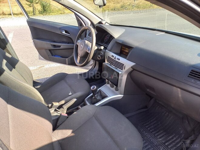Opel Astra 2009, 222,000 km - 1.4 l - Qax