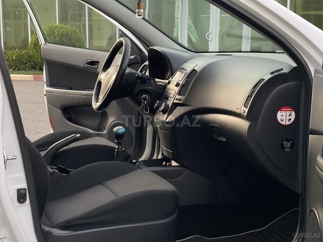 Hyundai i30 2009, 272,027 km - 1.4 л - İmişli