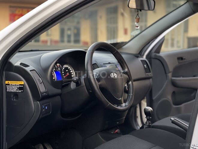 Hyundai i30 2009, 272,027 km - 1.4 л - İmişli
