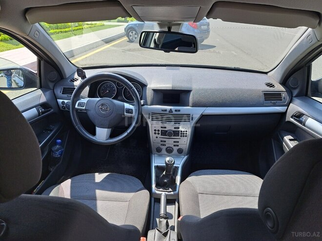 Opel Astra 2009, 198,000 km - 1.4 л - Gəncə