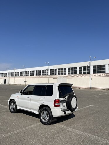 Mitsubishi Pajero io 2000, 300,000 km - 1.8 l - Gəncə