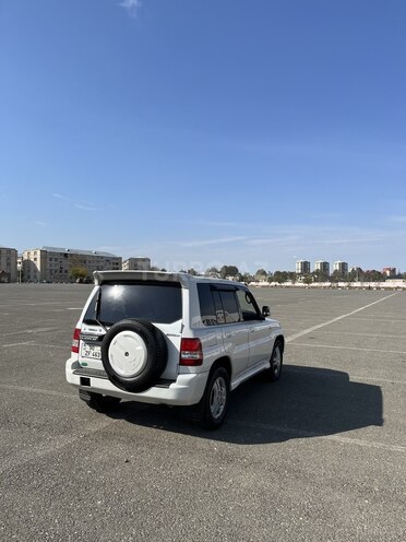 Mitsubishi Pajero io 2000, 300,000 km - 1.8 l - Gəncə