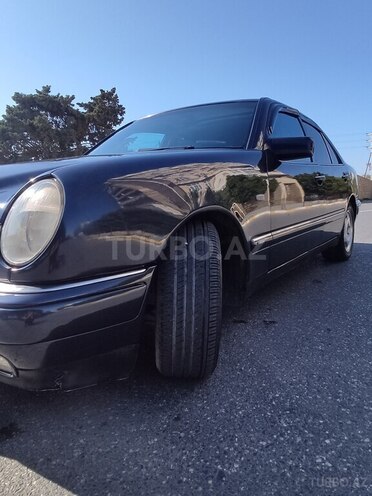 Mercedes E 320 1996, 283,000 km - 3.2 l - Bakı
