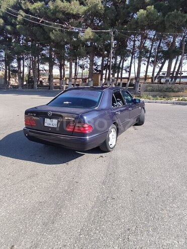 Mercedes E 320 1996, 283,000 km - 3.2 l - Bakı