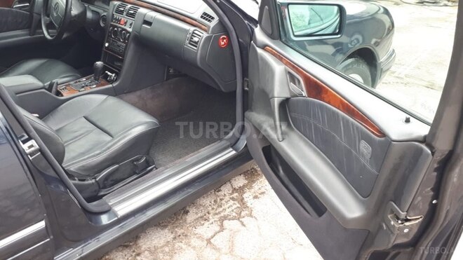 Mercedes E 240 1997, 391,000 km - 2.4 л - Sumqayıt