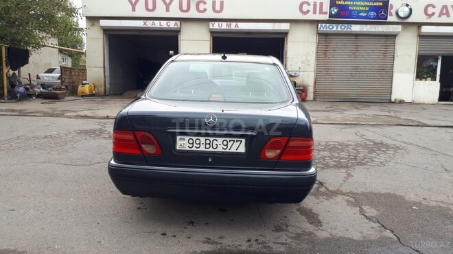Mercedes E 240 1997, 391,000 km - 2.4 л - Sumqayıt