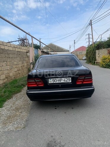 Mercedes E 270 2001, 310,000 km - 2.7 l - Bakı