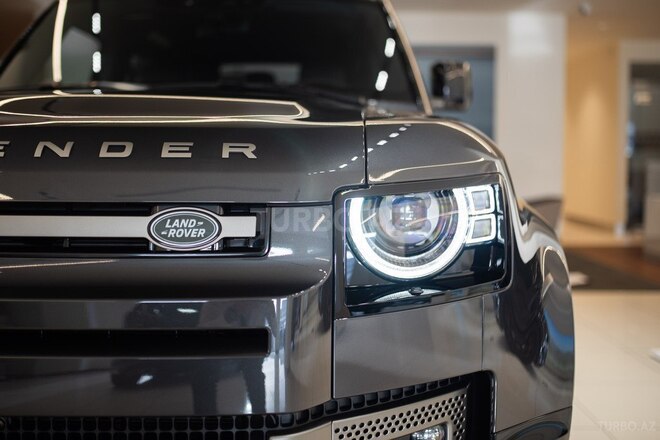 Land Rover Defender-5