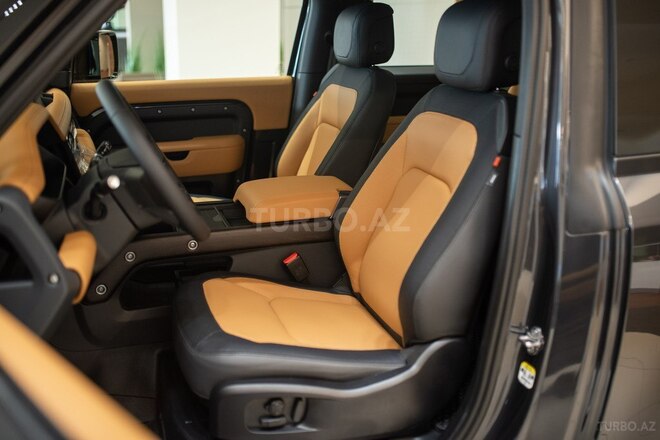 Land Rover Defender-9