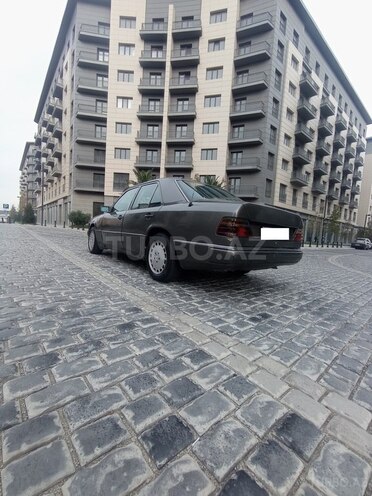 Mercedes E 200 1990, 650,000 km - 2.0 л - Bakı