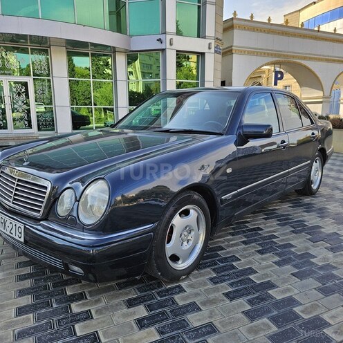 Mercedes E 240 1999, 450,000 km - 2.4 л - Bakı