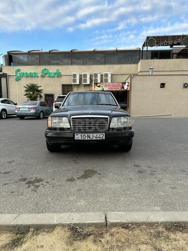 Mercedes E 220 1993, 521,369 km - 2.2 l - Bakı