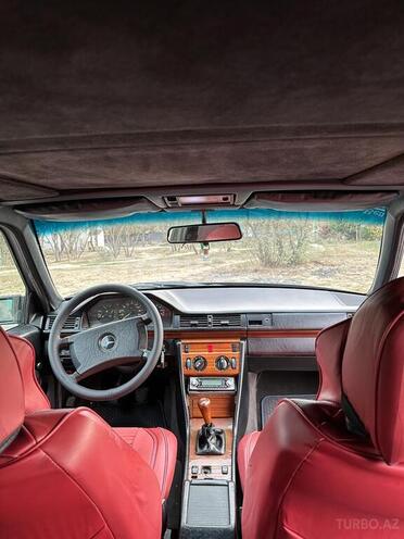 Mercedes E 220 1993, 521,369 km - 2.2 l - Bakı
