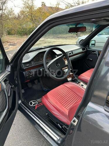 Mercedes E 220 1993, 521,369 km - 2.2 l - Bakı