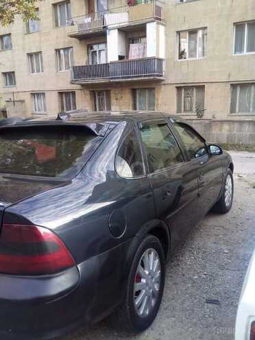 Opel Vectra 1996, 350,000 km - 1.8 л - Bakı