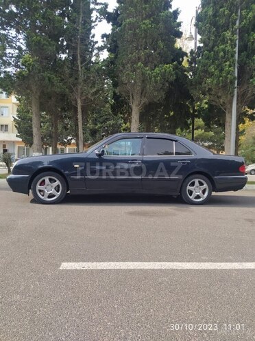 Mercedes E 240 1998, 267,000 km - 2.4 l - Bakı