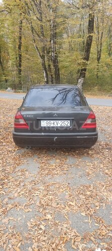 Mercedes C 220 1994, 440,000 km - 2.2 l - Qəbələ