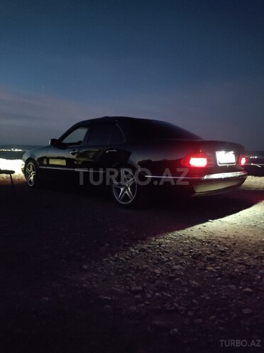 Mercedes E 240 2000, 357,086 km - 2.4 l - Bakı