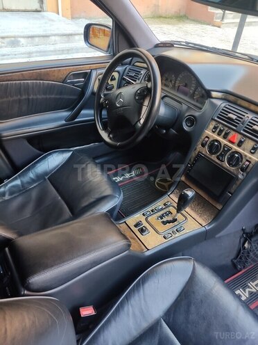 Mercedes E 240 2000, 357,086 km - 2.4 l - Bakı