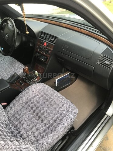 Mercedes C 180 2000, 450,000 km - 1.8 l - Yardımlı