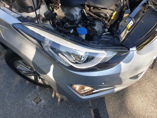 Hyundai Elantra 2015, 80,100 km - 1.6 l - Bakı