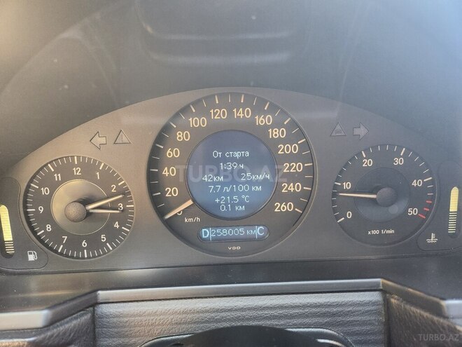 Mercedes E 220 2006, 256,000 km - 2.2 л - Bakı