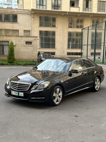 Mercedes E 220 2013, 334,744 km - 2.2 l - Bakı