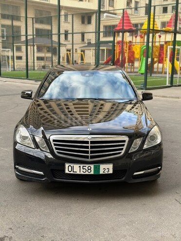 Mercedes E 220 2013, 334,744 km - 2.2 l - Bakı