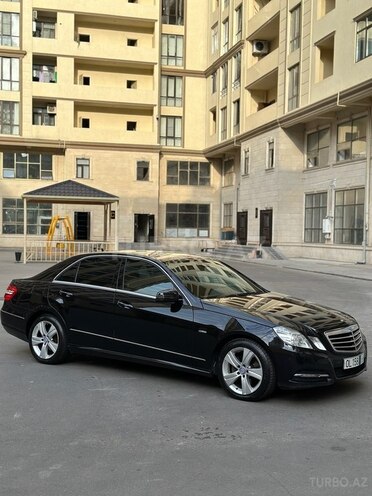 Mercedes E 220 2013, 334,744 km - 2.2 l - Bakı