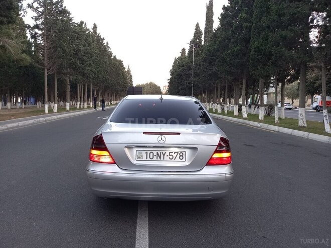 Mercedes E 220 2004, 391,123 km - 2.2 l - Sumqayıt