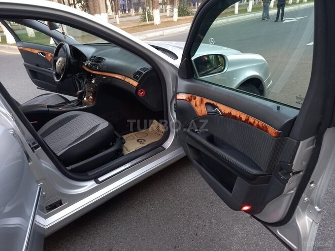 Mercedes E 220 2004, 391,123 km - 2.2 l - Sumqayıt