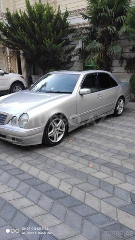 Mercedes E 270 2001, 295,000 km - 2.7 l - Bakı