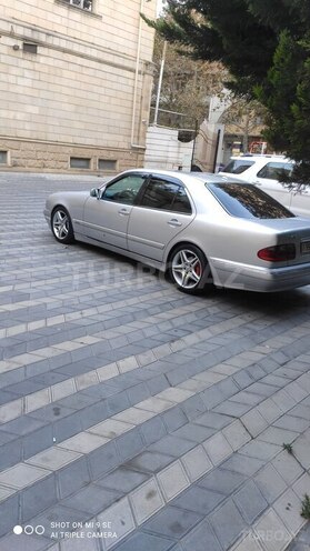 Mercedes E 270 2001, 295,000 km - 2.7 l - Bakı
