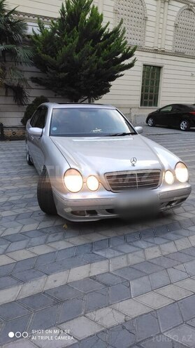 Mercedes E 270 2001, 295,000 km - 2.7 l - Bakı