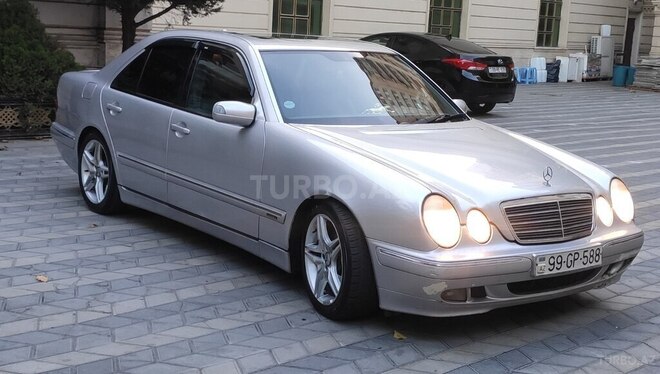 Mercedes E 270 2001, 295,000 km - 2.7 l - Bakı