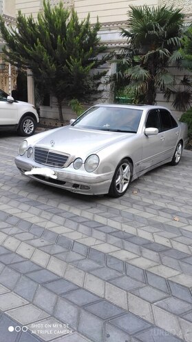 Mercedes E 270 2001, 295,000 km - 2.7 l - Bakı