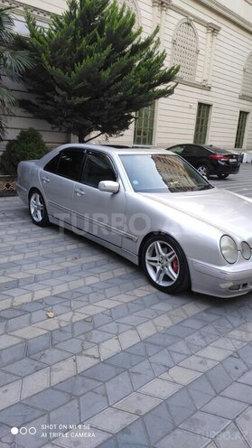 Mercedes E 270 2001, 295,000 km - 2.7 l - Bakı