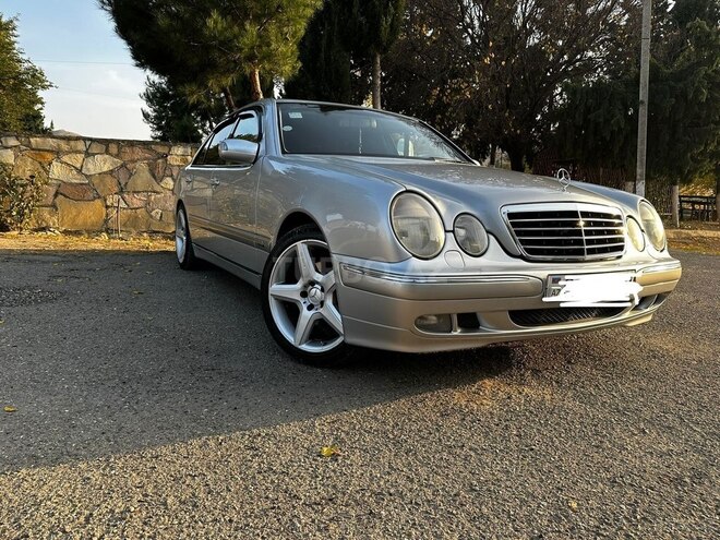 Mercedes E 280 2001, 180,000 km - 2.8 l - Gəncə