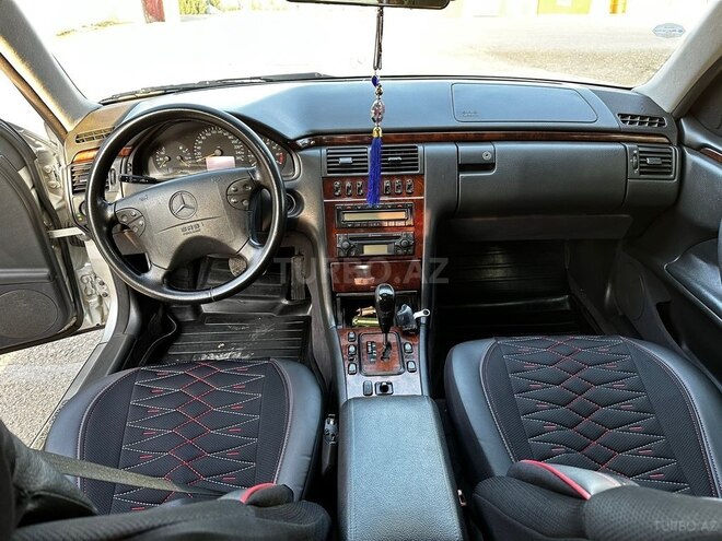 Mercedes E 280 2001, 180,000 km - 2.8 l - Gəncə