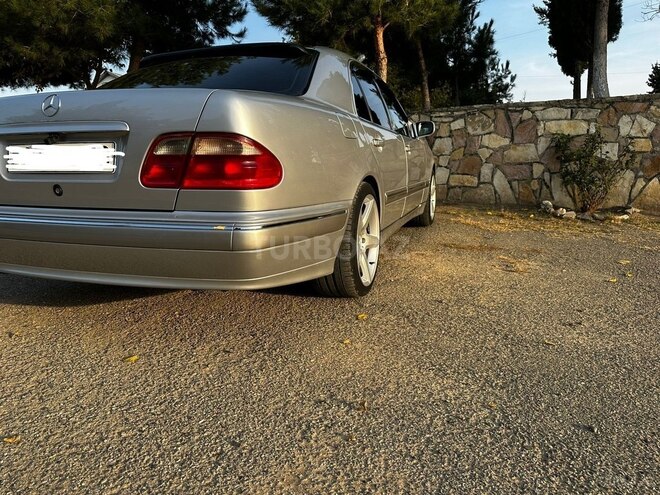 Mercedes E 280 2001, 180,000 km - 2.8 l - Gəncə