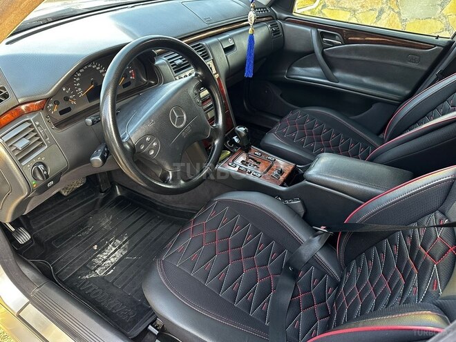 Mercedes E 280 2001, 180,000 km - 2.8 l - Gəncə