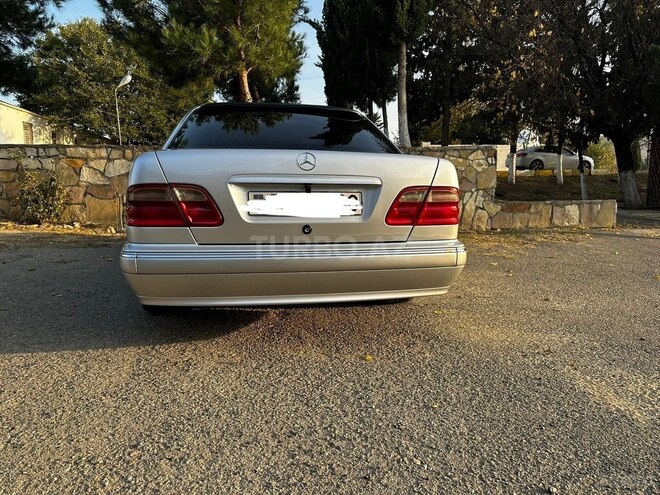 Mercedes E 280 2001, 180,000 km - 2.8 l - Gəncə