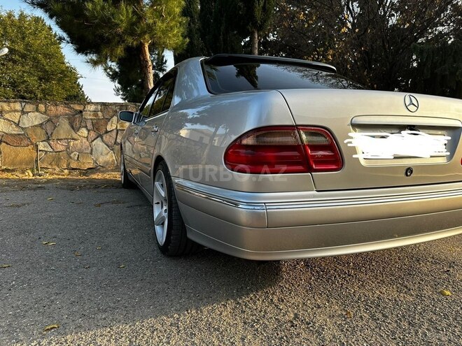 Mercedes E 280 2001, 180,000 km - 2.8 l - Gəncə