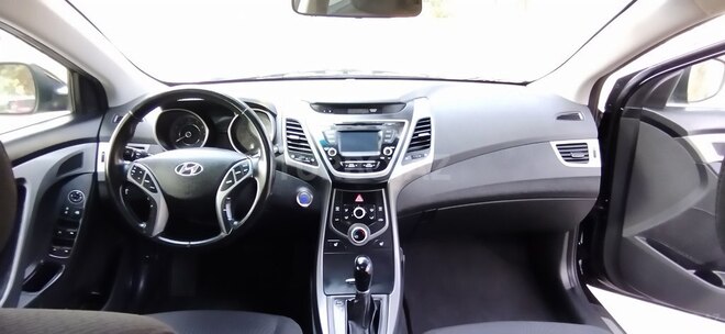 Hyundai Elantra 2015, 143,232 km - 1.8 l - Bakı
